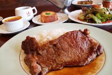 神戸名物、やみつきになるステーキカレー！